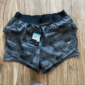 NIKE WOMAN SHORTS